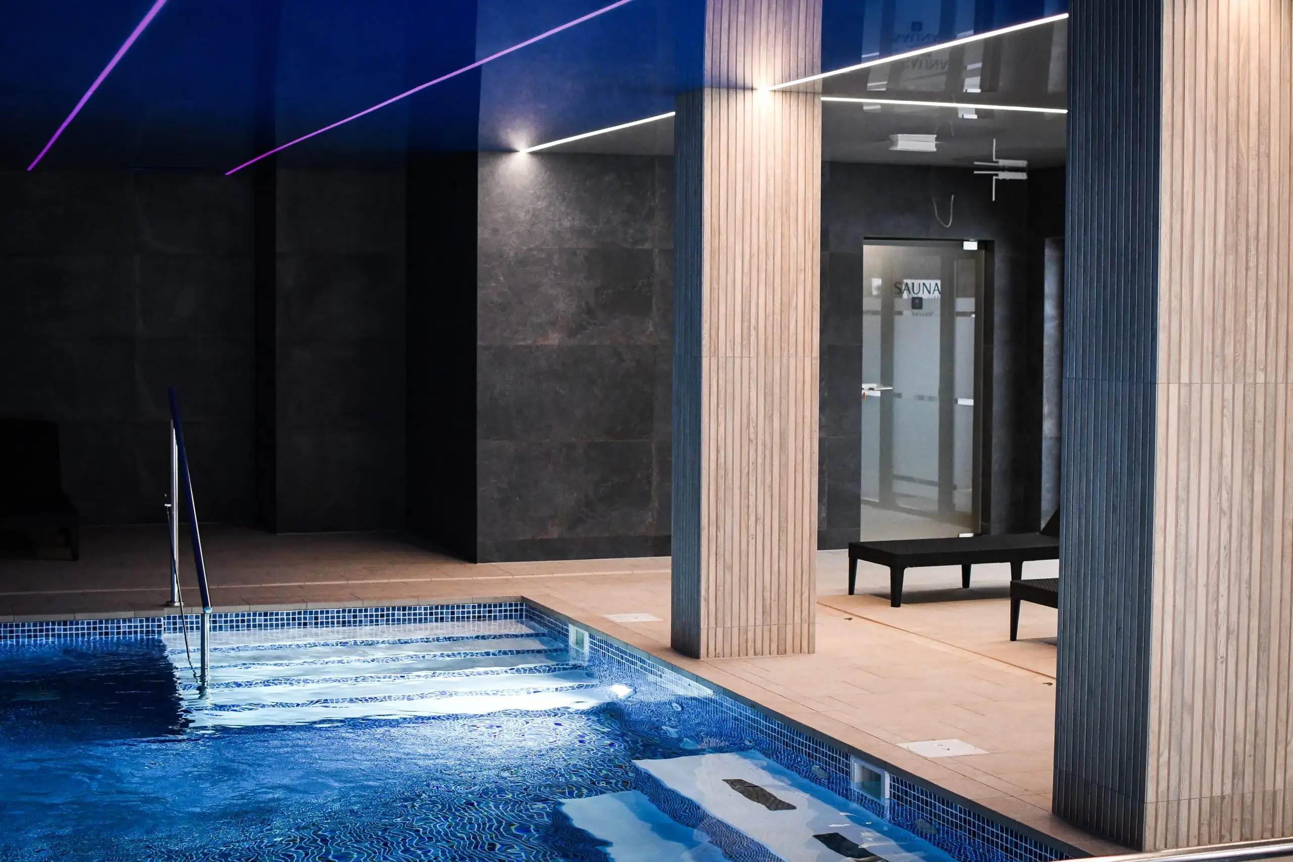 Częścią wspólną kompleksu jest recepcja oraz klimatyczna jadalnia, w której serwowane są smaczne i różnorodne śniadania.